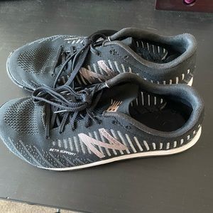 New balance minimus sneakers